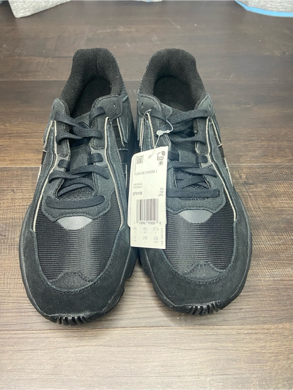 Brand New Size 5 Mens Adidas Yung-96 Chasm J